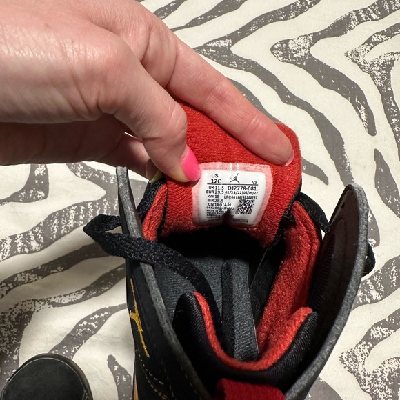 Jordan (PS) Jordan 7 Retro Black/Citrus-Varsity Red - Picture 4 of 7